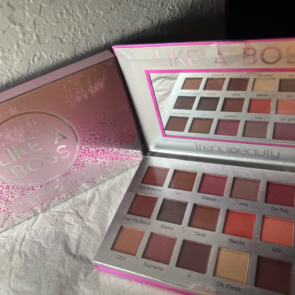 Like A Boss Eyeshadow Palette - Pink and Gold